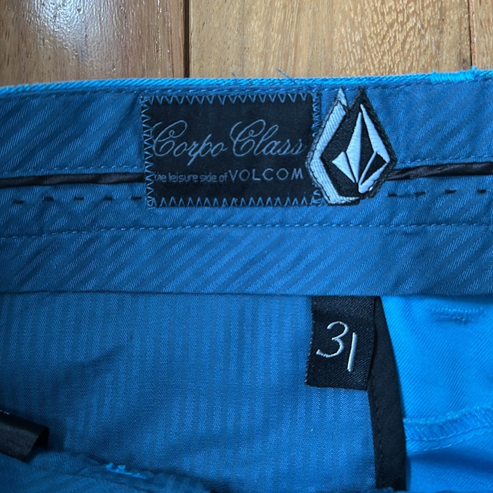 Volcom Shorts - Picture 4 of 6